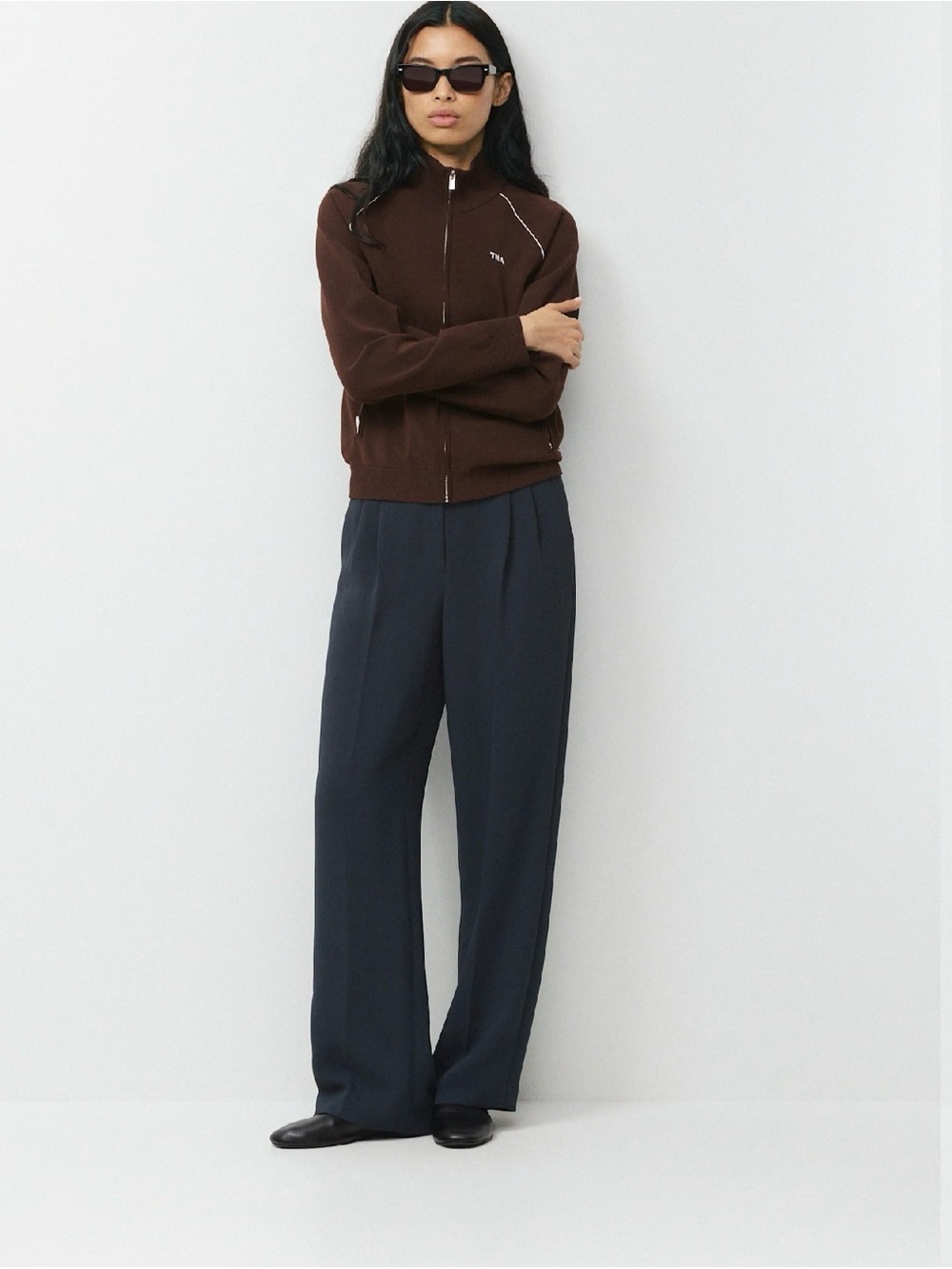 Aritzia “The Effortless Pant” Black High-Rise Straight Trousers